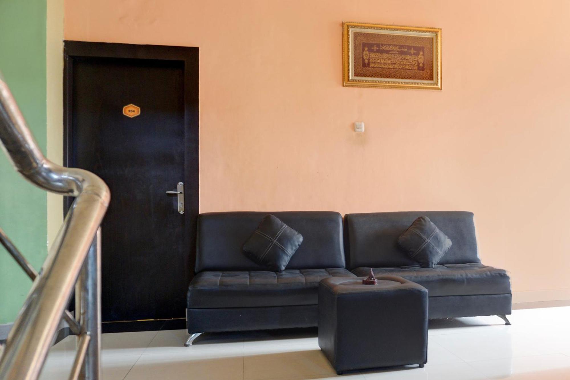 Collection O R.Sukamto Near Palembang Trade Center Mall Exterior photo